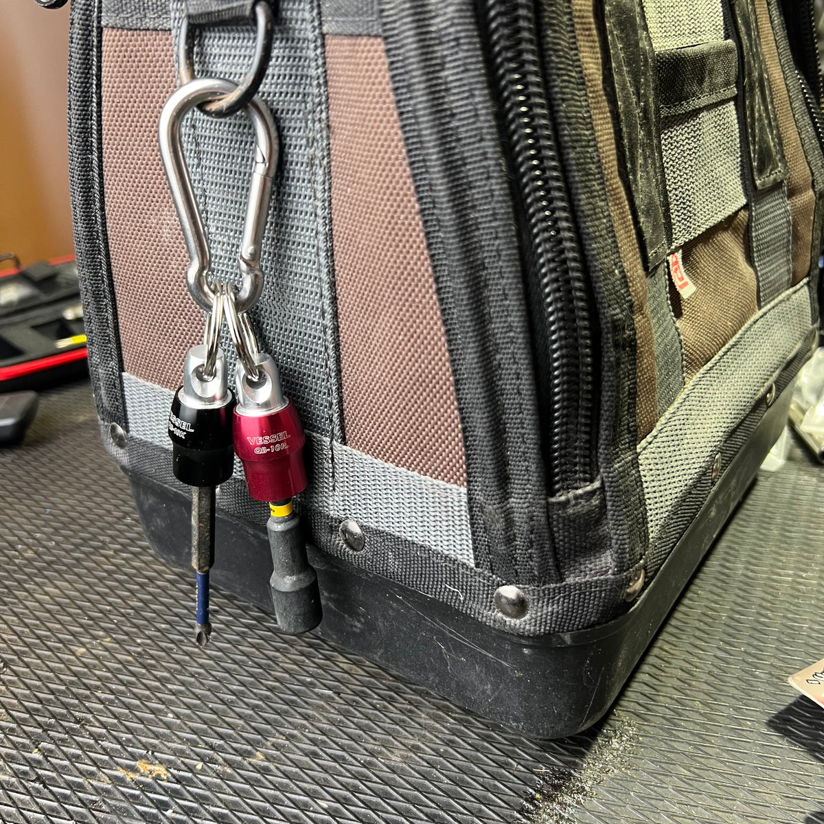 Vessel Bit Holder 2 pack + carabiner Addicted to tools