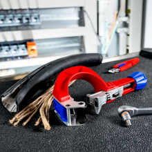 Load image into Gallery viewer, *PRE-ORDER* KNIPEX 16 45 220 - Fast stripping ø 30 – 60 mm 225 mm
